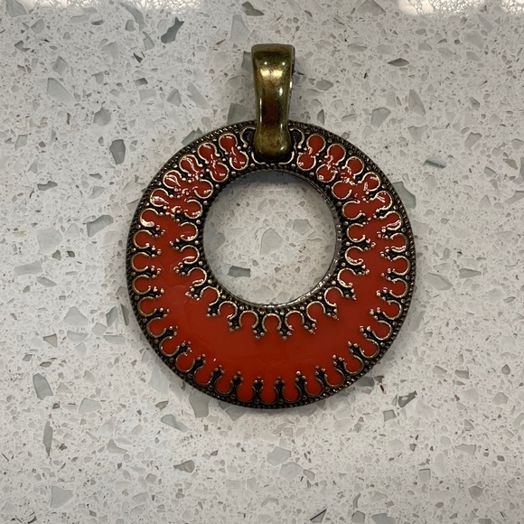 Authentic Premier Designs Double Take Pendant - Picture 2 of 3